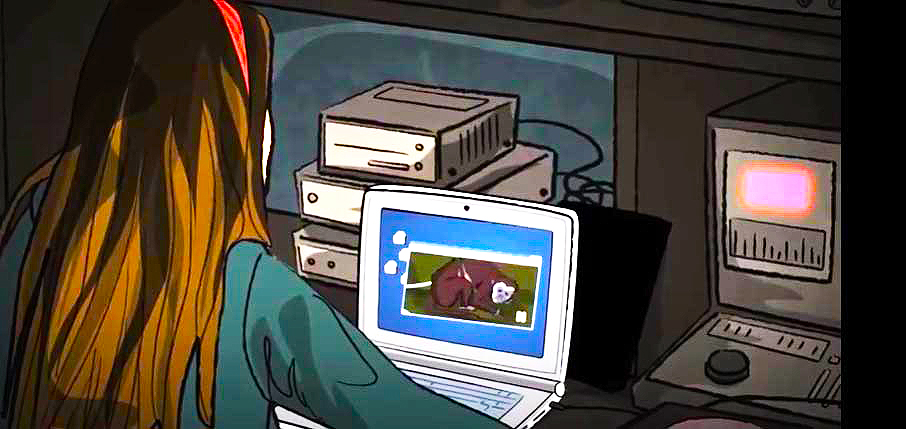 Lola, una de las protagonistas de la miniserie, mira en su computadora la foto de un mono capuchino.